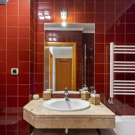 Spacious 2br With Free Parking In By Soulplaces Appartamento Lisbona