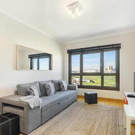 Apartman Spacious 2br With Free Parking In By Soulplaces