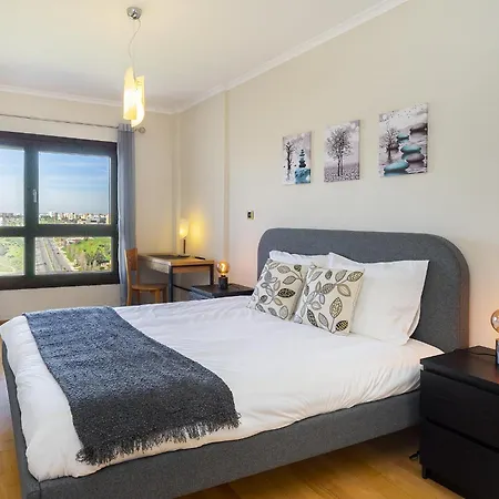 Spacious 2br With Free Parking In By Soulplaces *