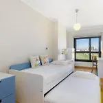 Διαμέρισμα Spacious 2br With Free Parking In By Soulplaces *
